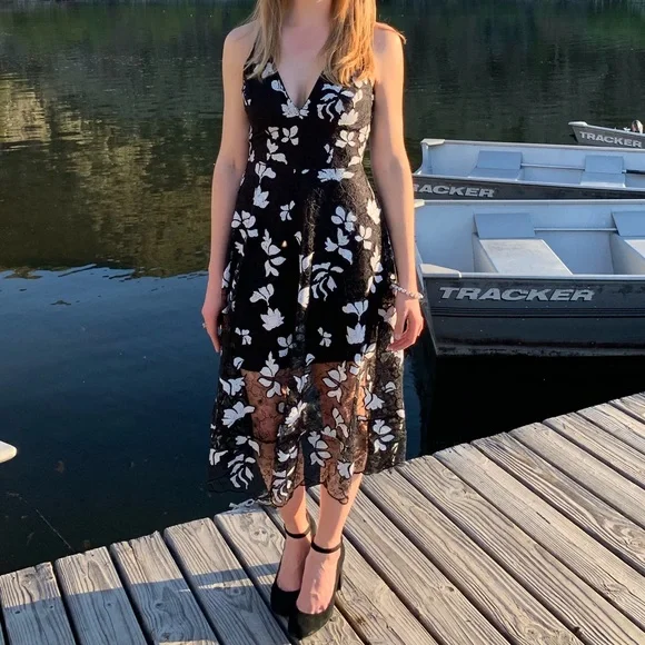 Dress the Population Black and White Floral Lace Midi Dress - Picture 5 of 5